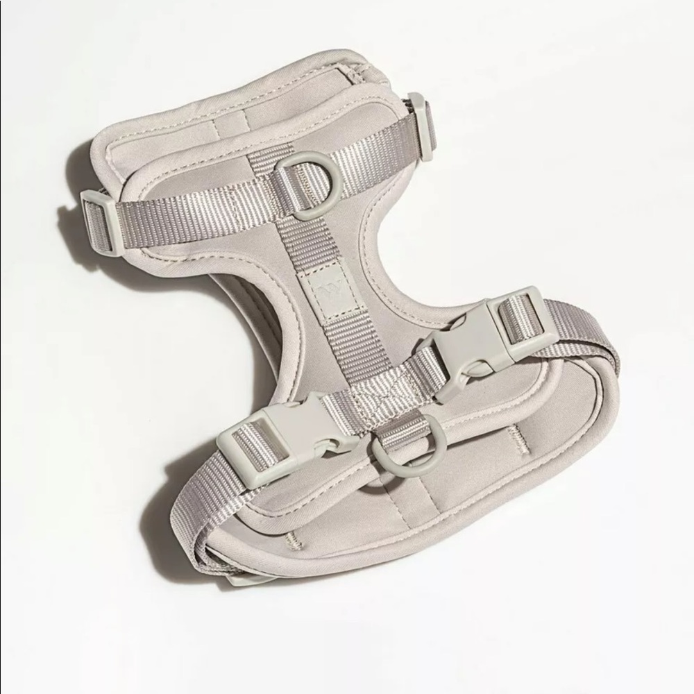 NWT Wild One pet harness L Gray